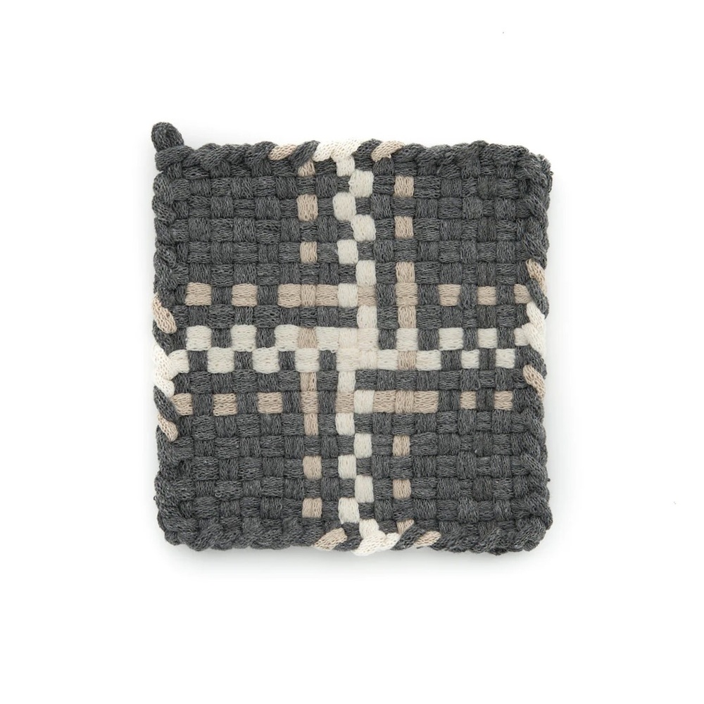 NWT handmade 100% cotton plaid woven potholder or trivet grey